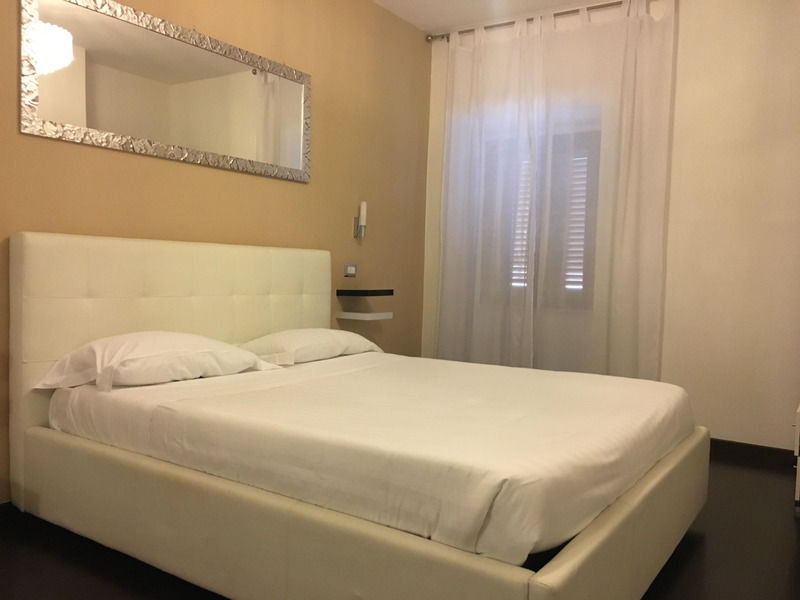 Piras Hotel 3*