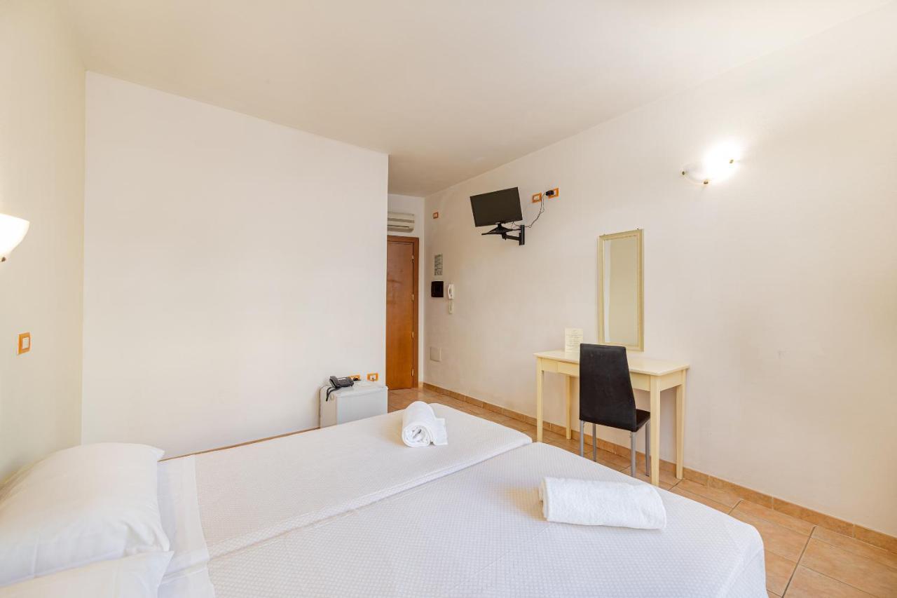 Piras Hotel