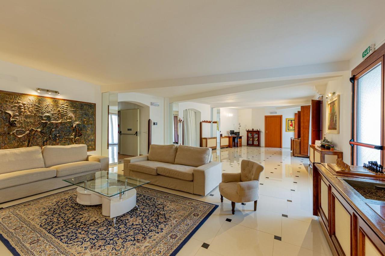 Hotel Piras